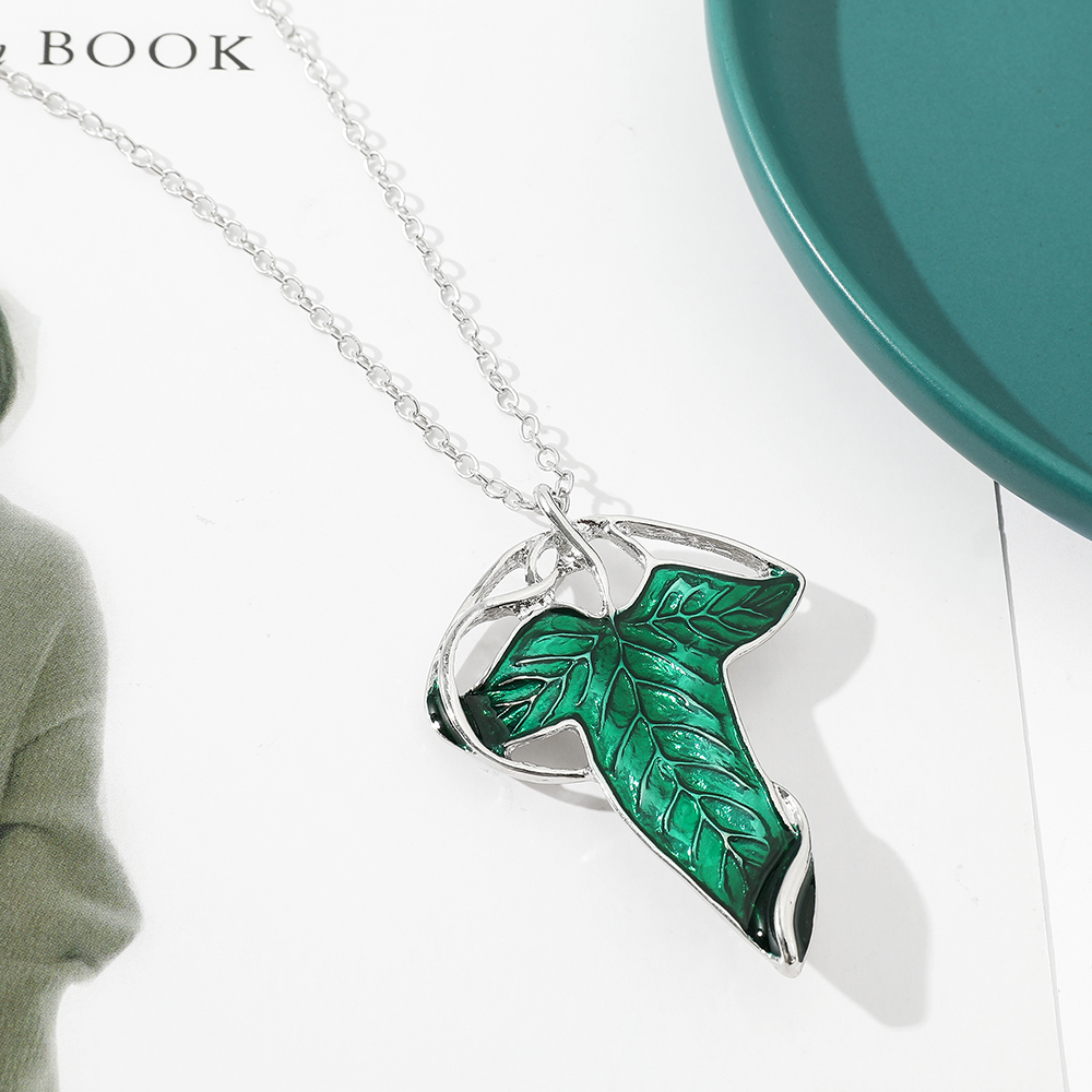 Collier pendentif feuille vert - Vintage Fashion Enthusiasts avis et prix